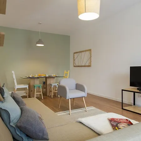 Altido Cosy 2br Apt With Terrace In Penha De Franca, 5mins From The Viewpoint Of Monte Agudo Lisbon