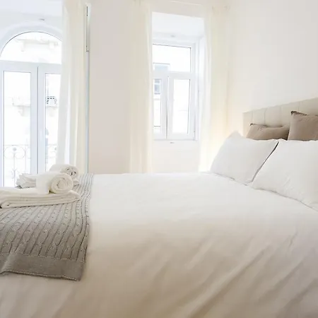 Διαμέρισμα Altido Cosy 2br Apt With Terrace In Penha De Franca, 5mins From The Viewpoint Of Monte Agudo *