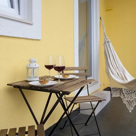Διαμέρισμα Altido Cosy 2br Apt With Terrace In Penha De Franca, 5mins From The Viewpoint Of Monte Agudo Lisboa